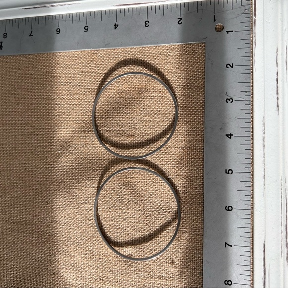 Set of 3 wavy silver tone circle rigid bangle bracelets pull on simple - Picture 2 of 4
